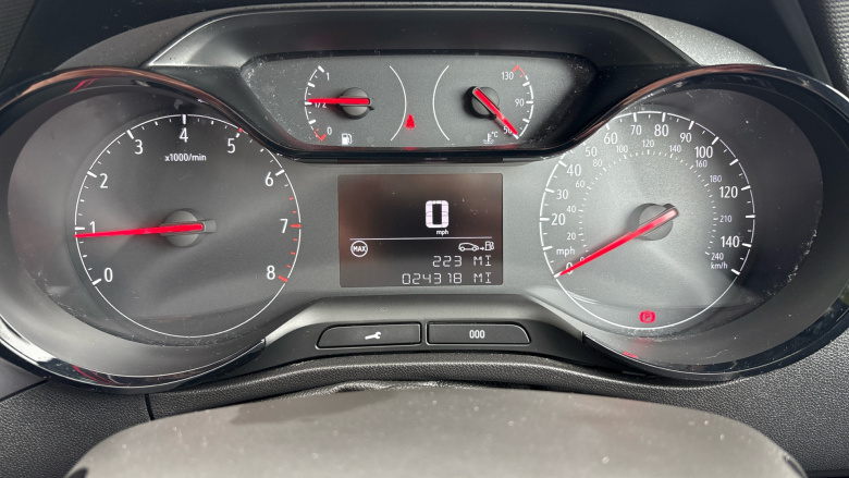 Vauxhall Crossland 1.2 Design 5dr Petrol Hatchback